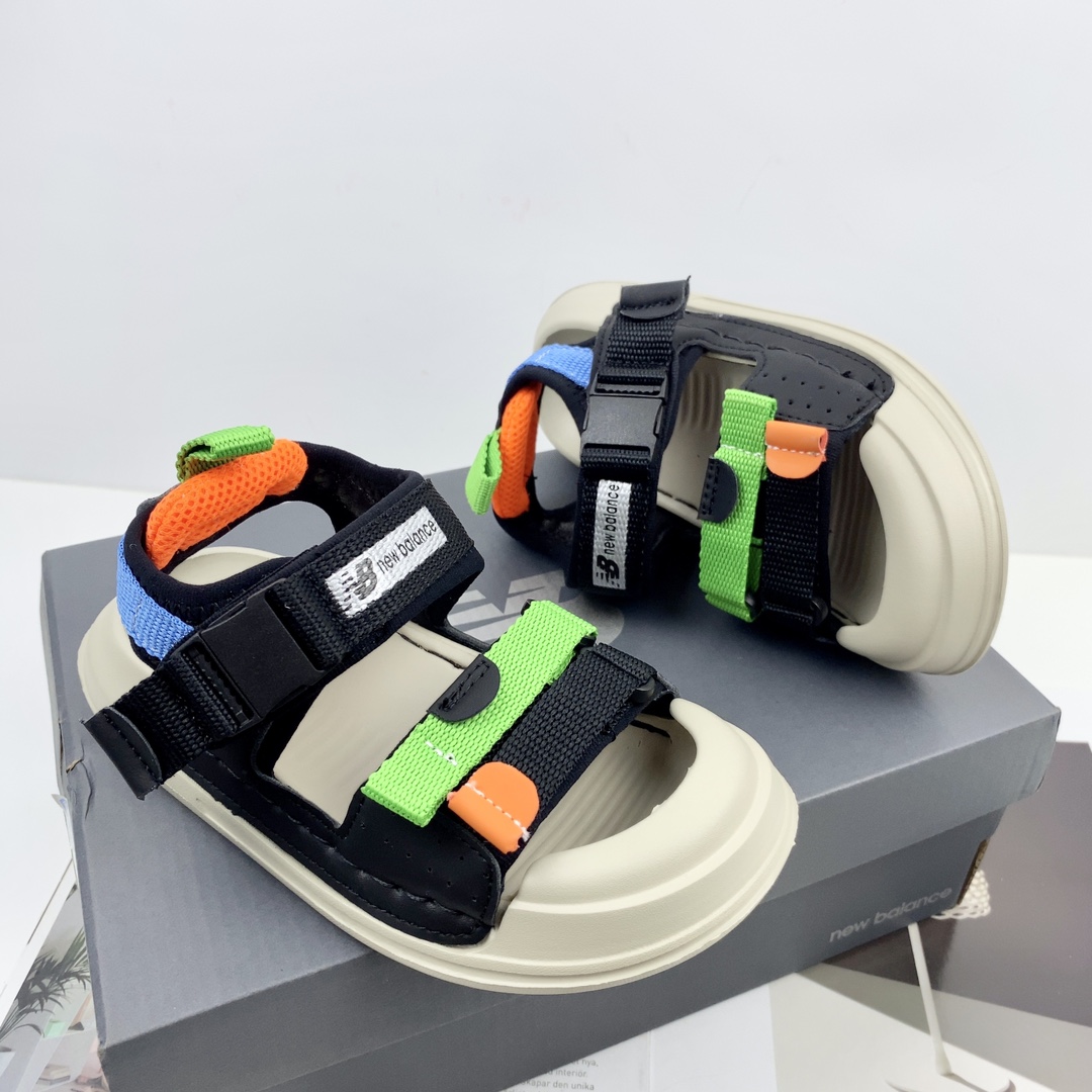 图片[2]-💘New Blance包头魔术贴童鞋男女童官网夏款最新上市💝💲 🛵NB 包头双车线车边彩色三带休闲户外沙滩鞋凉鞋🚘 💖夏季韩版防滑防踢软底透气新概念户外潮鞋凉鞋🎈 🍒颜色：黑色，兰色，红色 号码：26-35码-选品中心