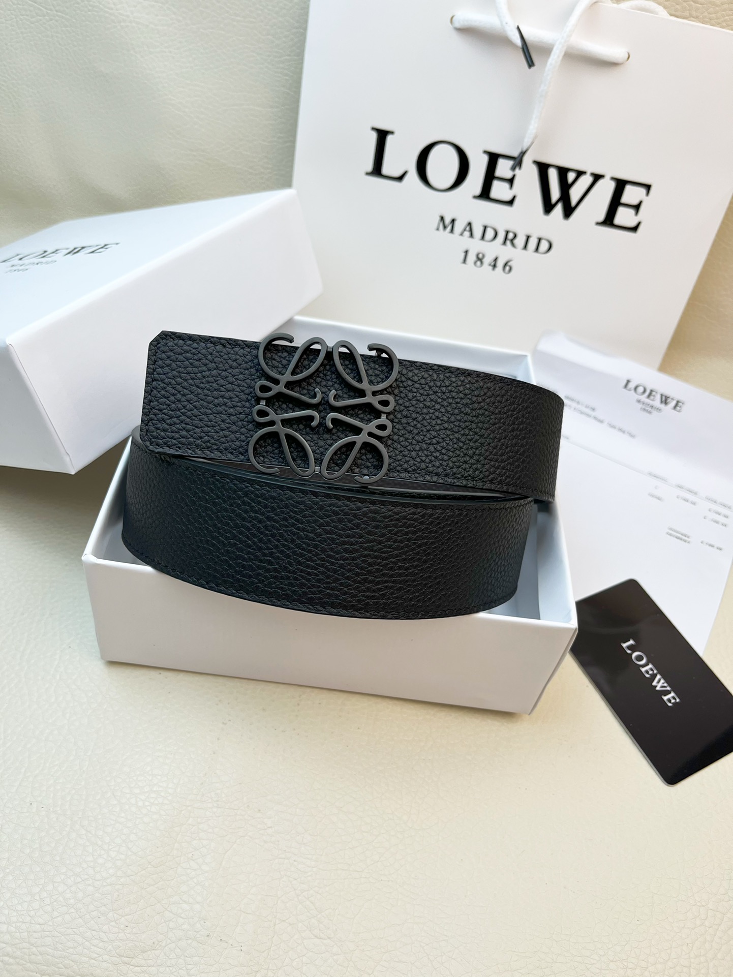 最新款上市啦品牌LOEWE罗易威.高