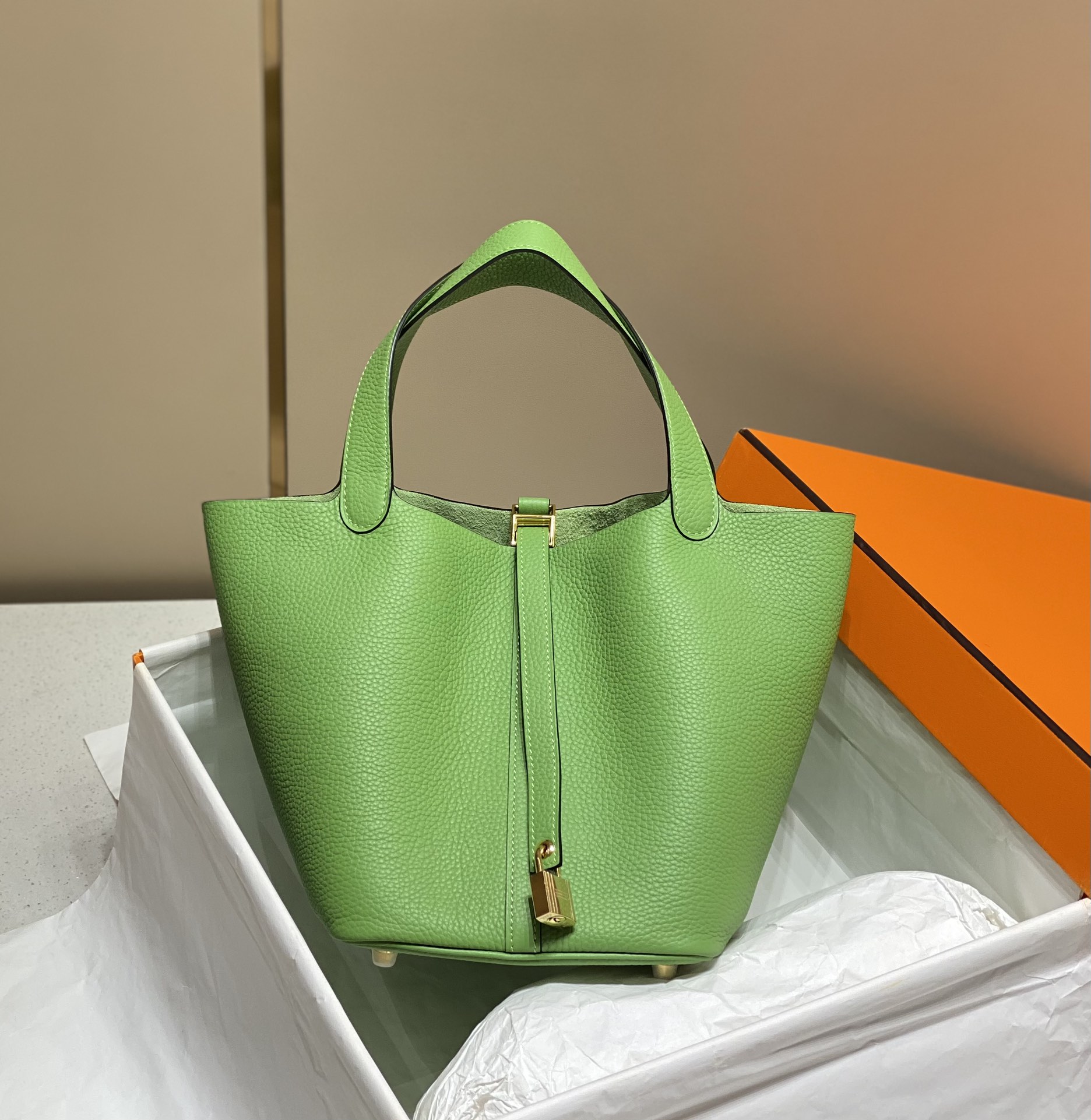 Hermès Picotin Lock 22 Bag - Avocado Green, Original Leather, Lightweight