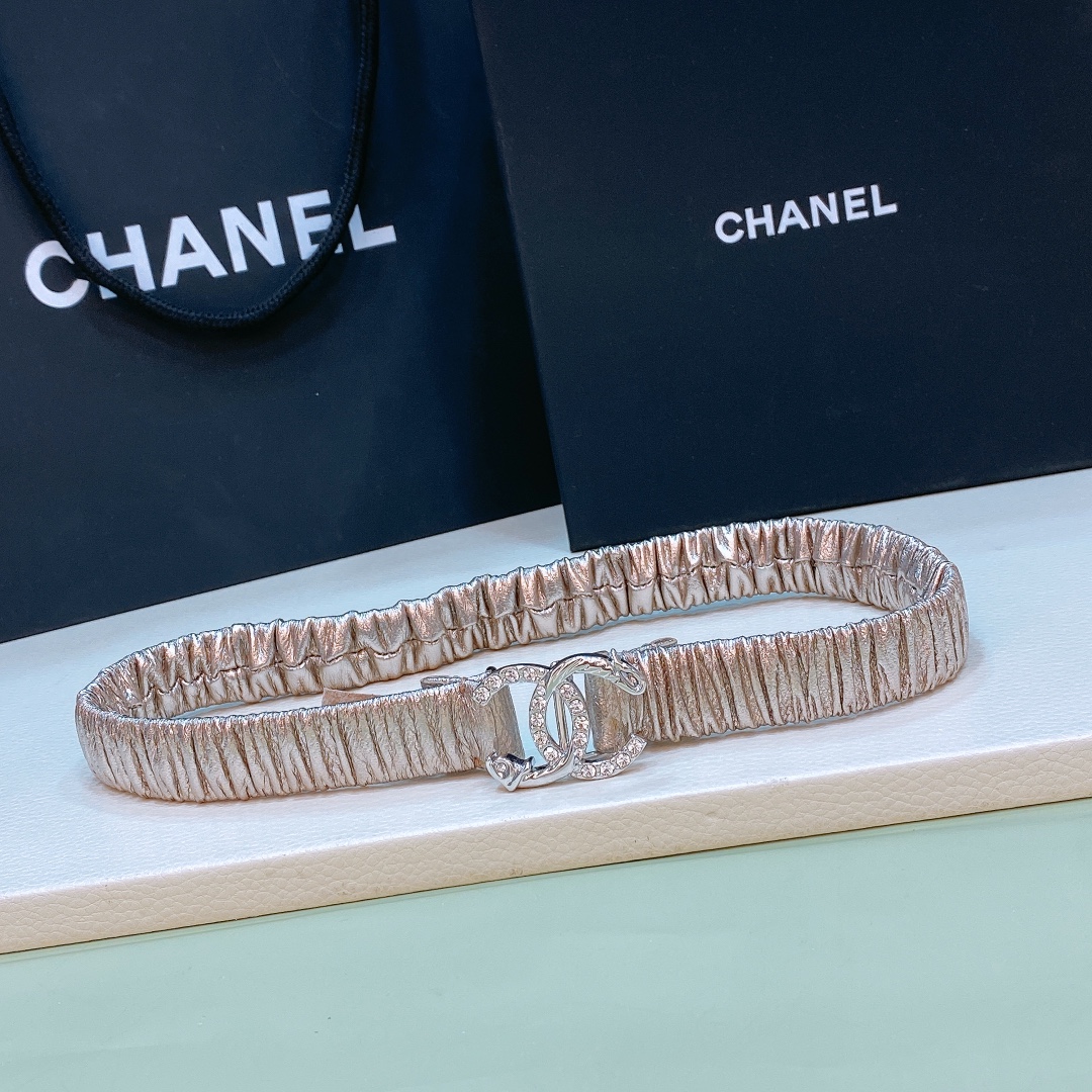 chanel23小牛皮金色金属与水钻