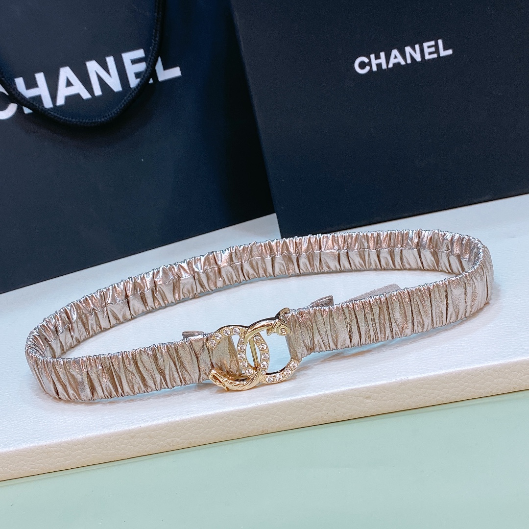 chanel23小牛皮金色金属与水钻