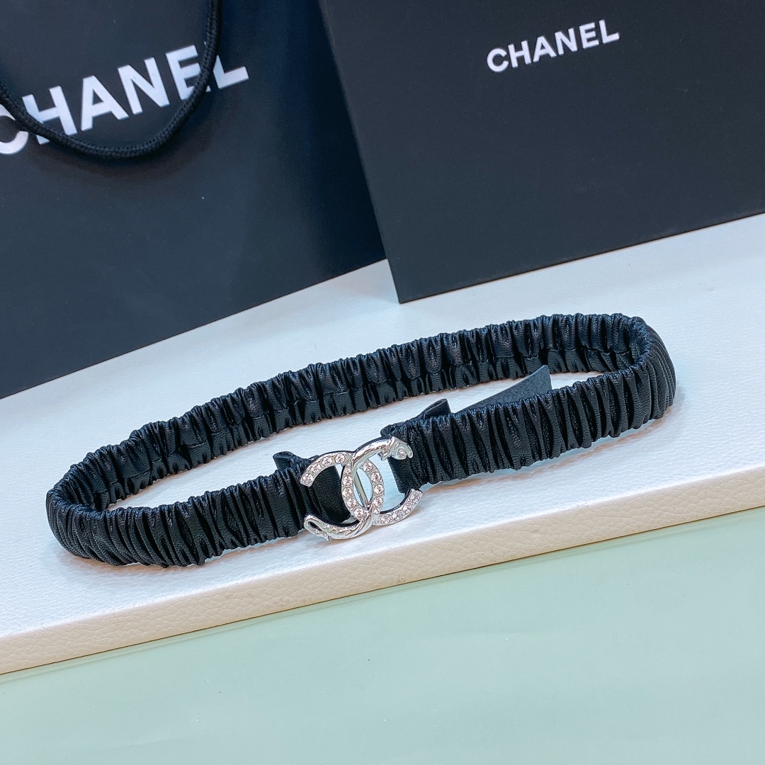 chanel23小牛皮金色金属与水钻