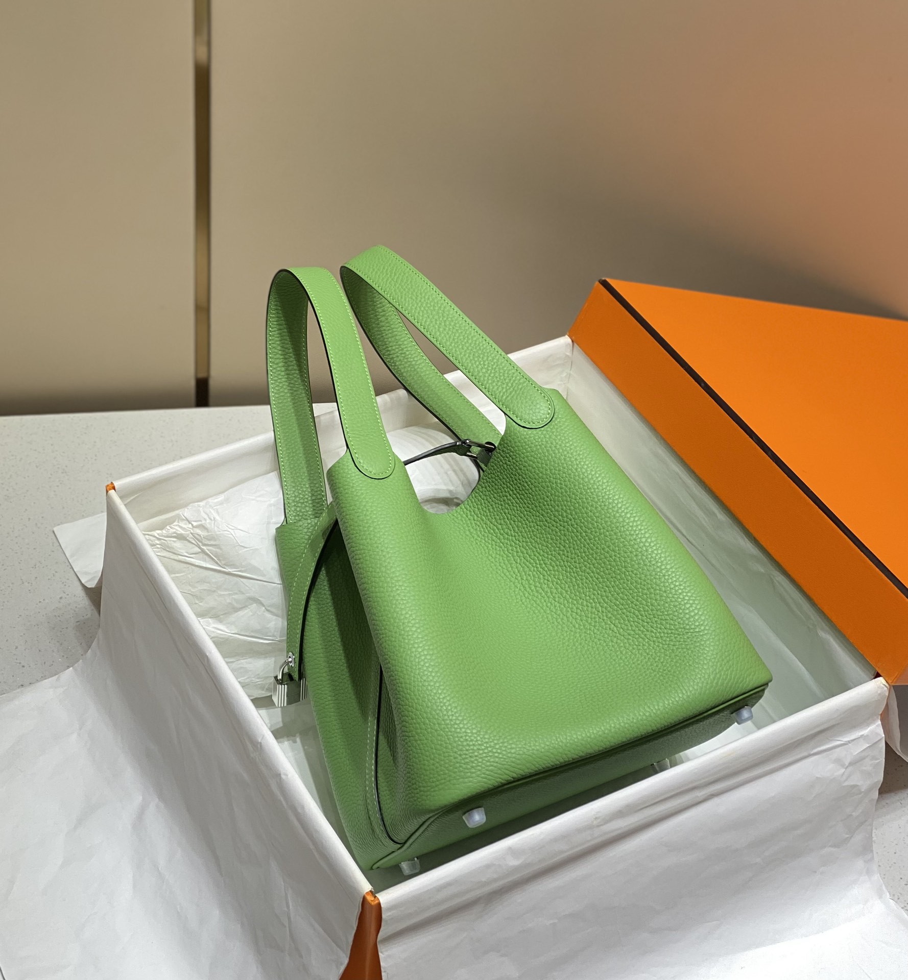 Hermès Picotin Lock 22 Bag - Avocado Green, Authentic Leather, Silver Hardware 2 i1681804425 6184 1