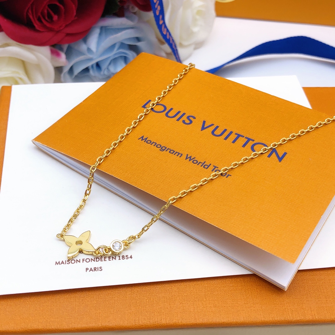 Louis Vuitton LXL0004