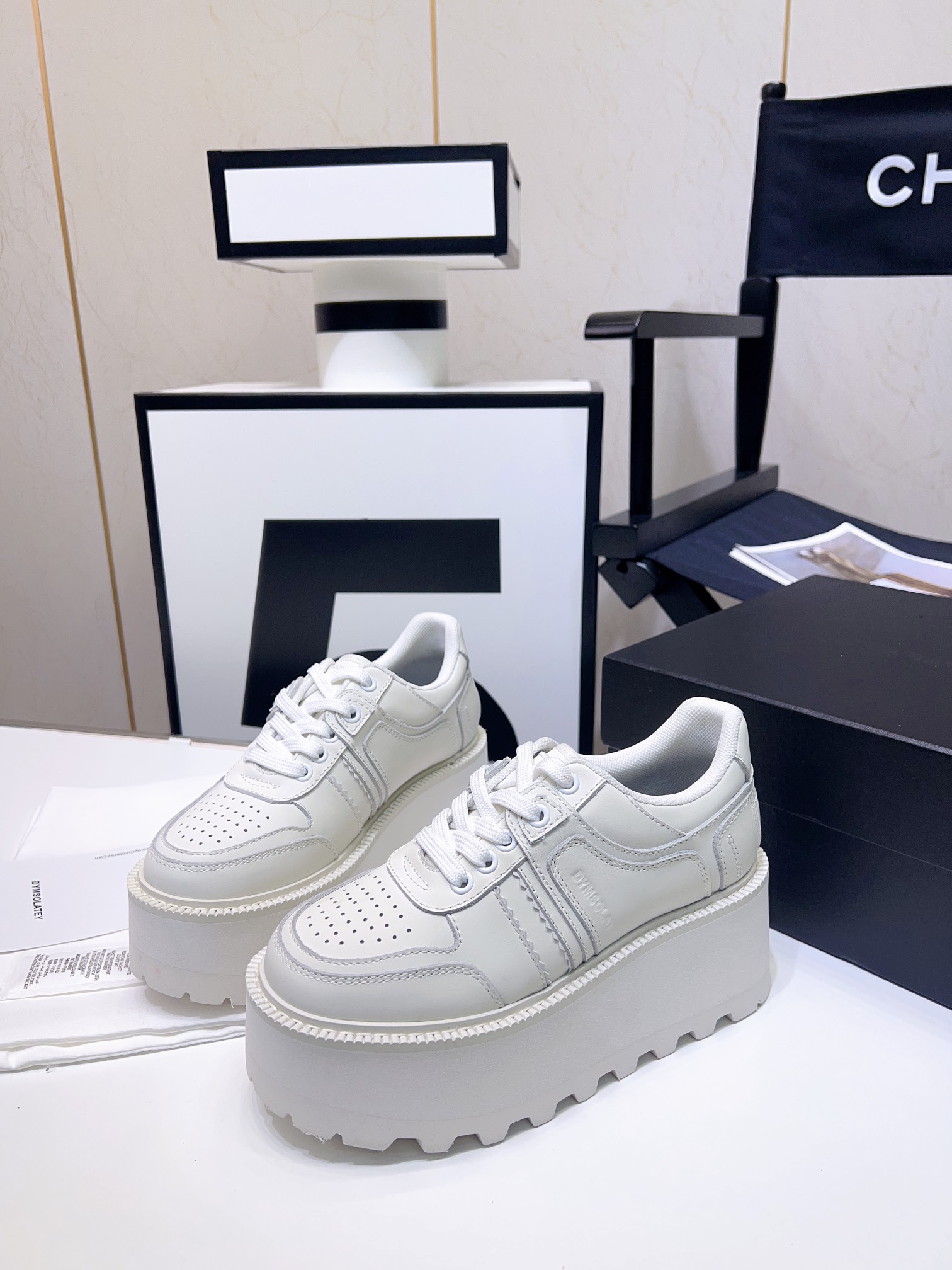 DYMALNOTPY 2023 Liu Yofi Star Shoes: Red-Hot Pancreas for Spring/Summer Fashion - 图片 2