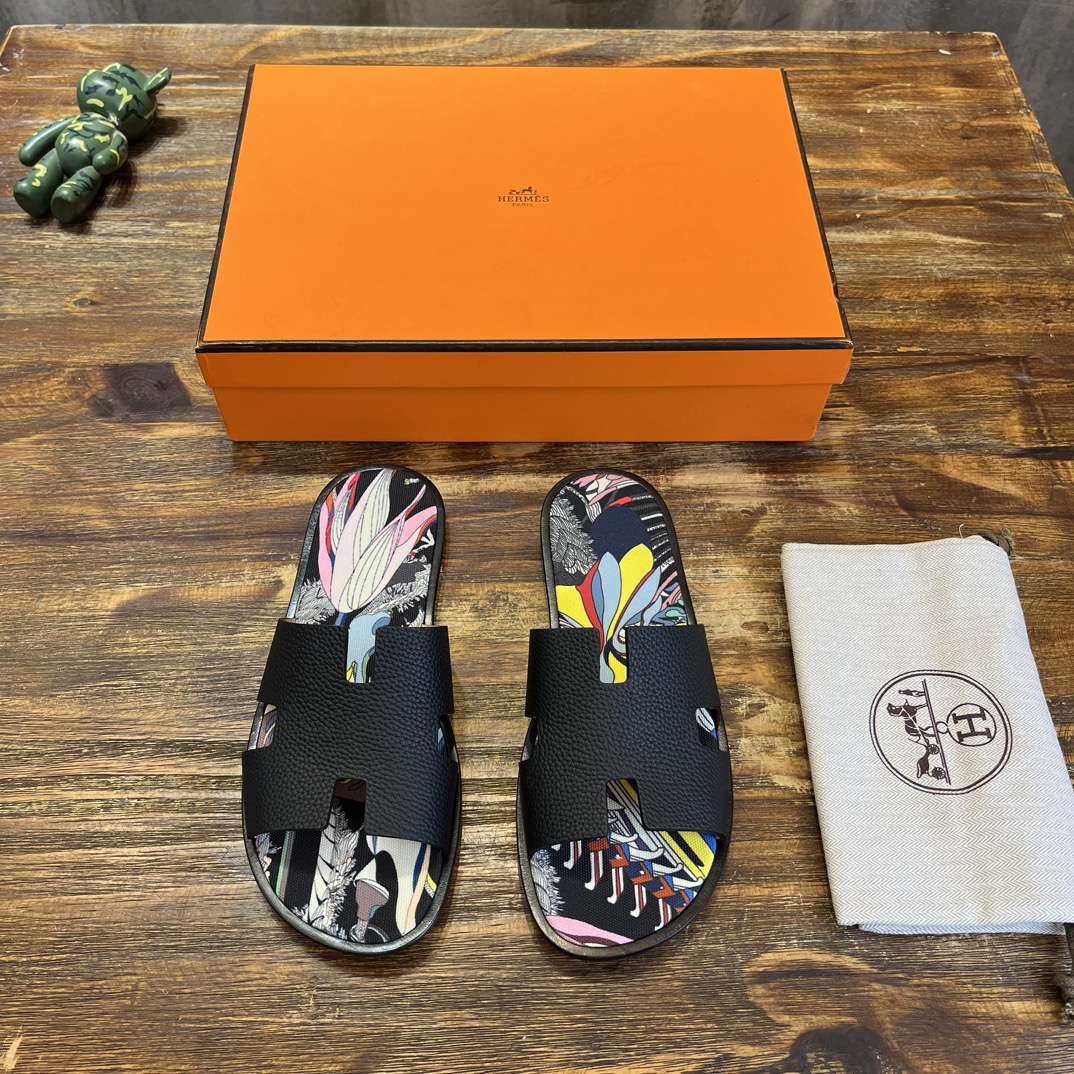 Hermès H家2023s新款男凉拖爱马仕Hermes 喜欢二舅姥爷拖鞋的一定不能错过这款拖鞋，好穿百搭又