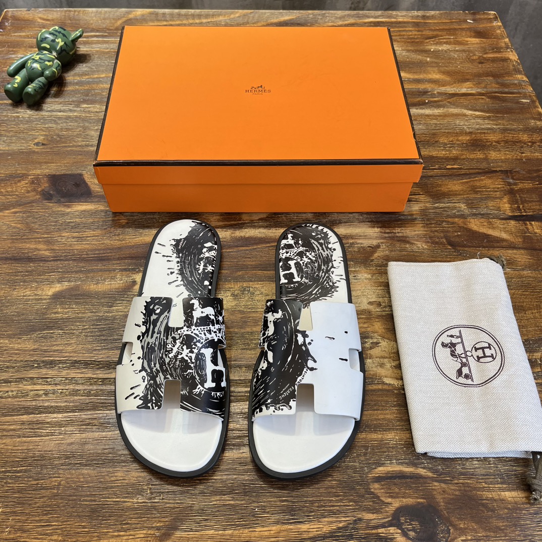 Hermès H家2023s新款男凉拖爱马仕Hermes 喜欢二舅姥爷拖鞋的一定不能错过这款拖鞋，好穿百搭又