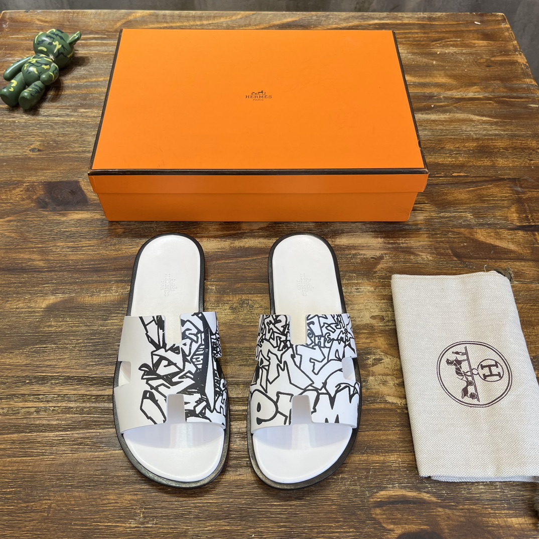 Hermès H家2023s新款男凉拖爱马仕Hermes 喜欢二舅姥爷拖鞋的一定不能错过这款拖鞋，好穿百搭又