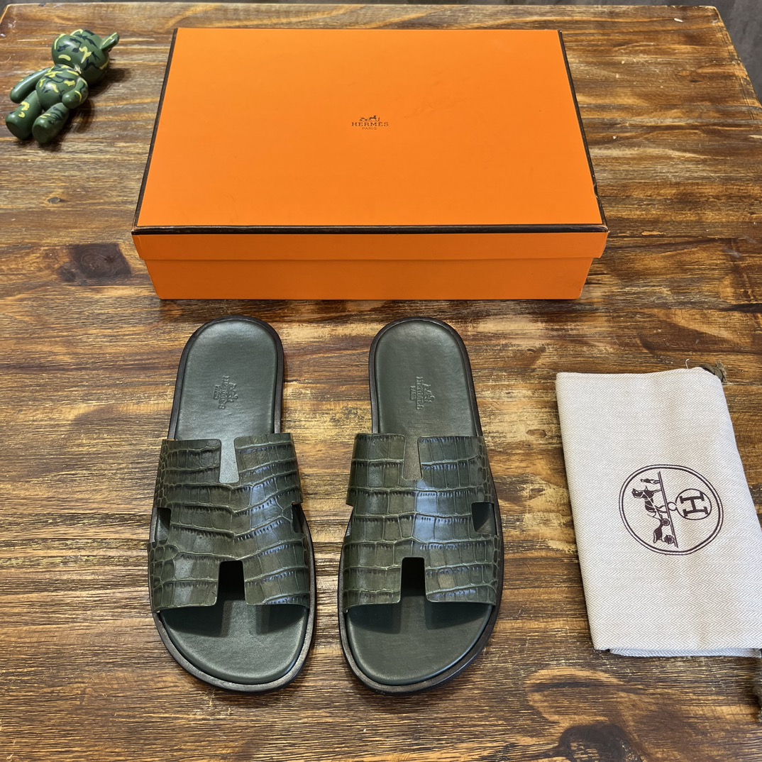 Hermès H家2023s新款男凉拖爱马仕Hermes 喜欢二舅姥爷拖鞋的一定不能错过这款拖鞋，好穿百搭又