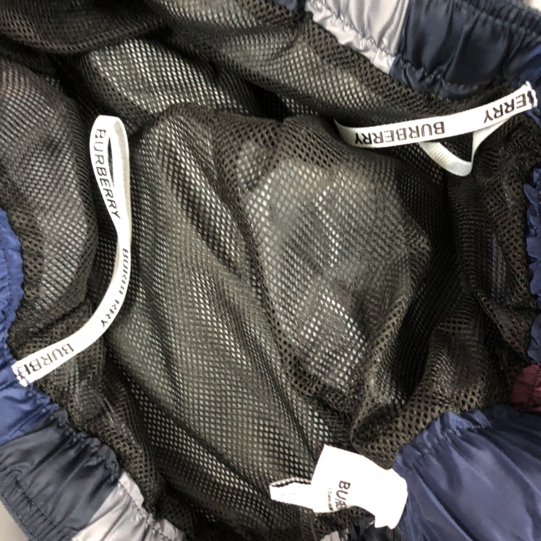 버버리 남성 반바지 136787 Burberry Shorts 썸네일 이미지
