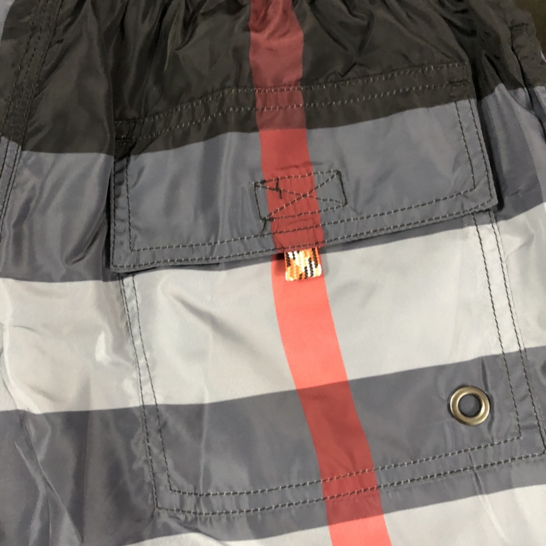 버버리 남성 반바지 136789 Burberry Shorts 썸네일 이미지