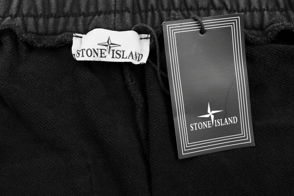 180 Stone Island/石头岛 23ss 小星标刺绣水洗做旧短裤