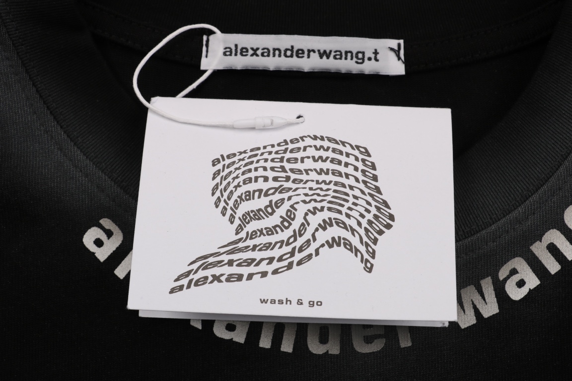 160 Alexander Wang/亚历山大王 23ss 领口字母喷绘印花短袖