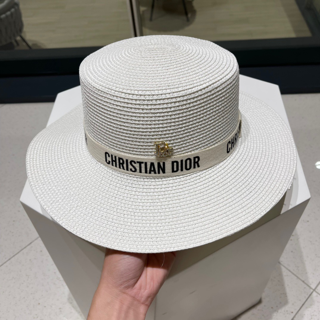 【DIOR迪奥】新款草编遮阳草帽盆帽🤩沙滩风，简约大方，百搭单品～出街首选，新款帽型超美腻，新品上架