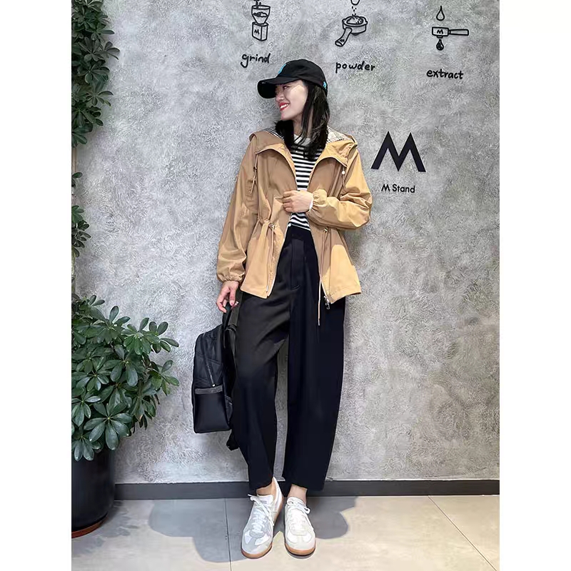 Top foreign trade Burberry women's windbreaker with waist drawstring in black and khaki.-Big cat