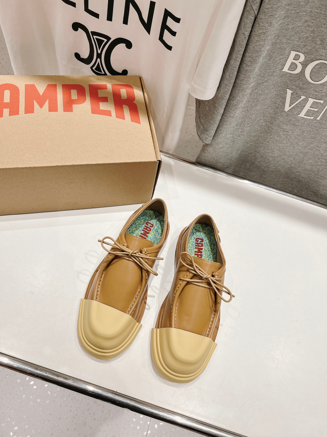 High-End Detachable Camper Shoes with Custom Fabrics and Comfortable Fit - 图片 2