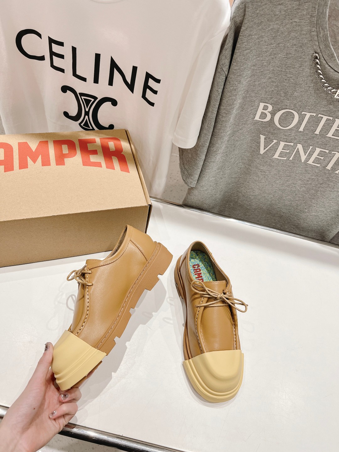 High-End Detachable Camper Shoes with Custom Fabrics and Comfortable Fit - 图片 3