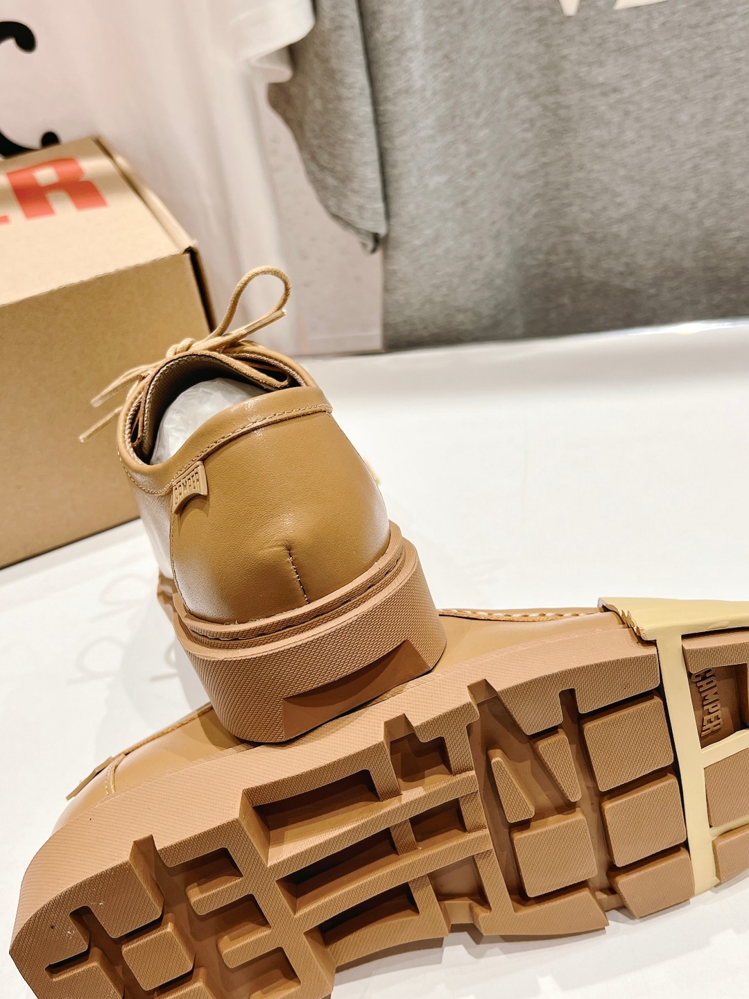 High-End Detachable Camper Shoes with Custom Fabrics and Comfortable Fit - 图片 9