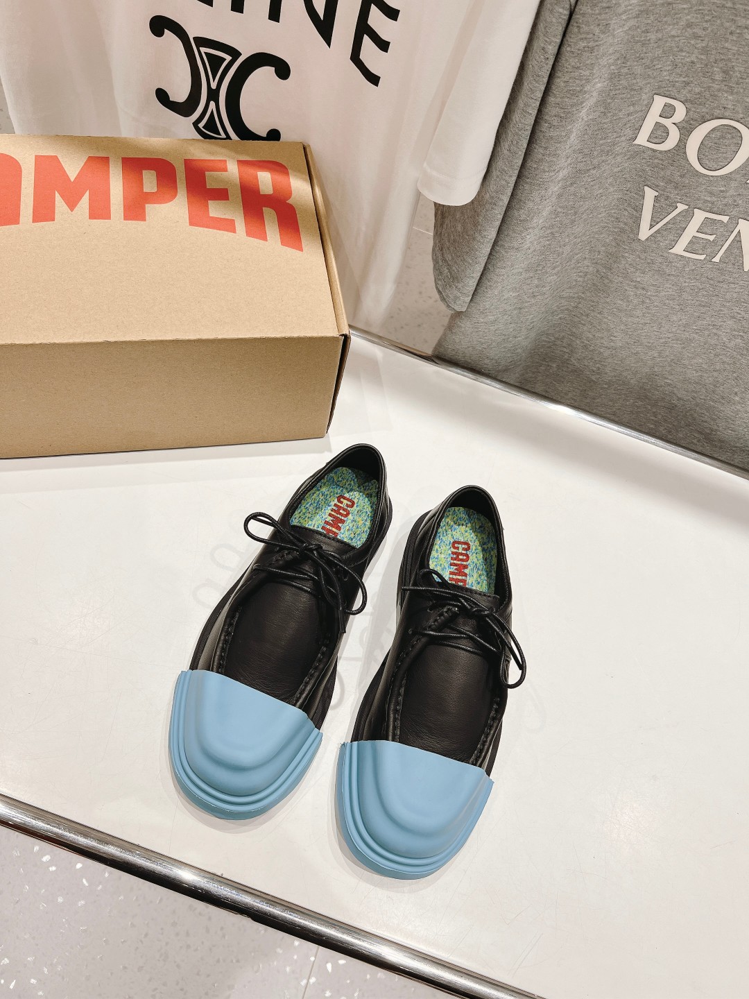 High-End Detachable Camper Shoes with Custom Features and Vibrant Colors - 图片 2