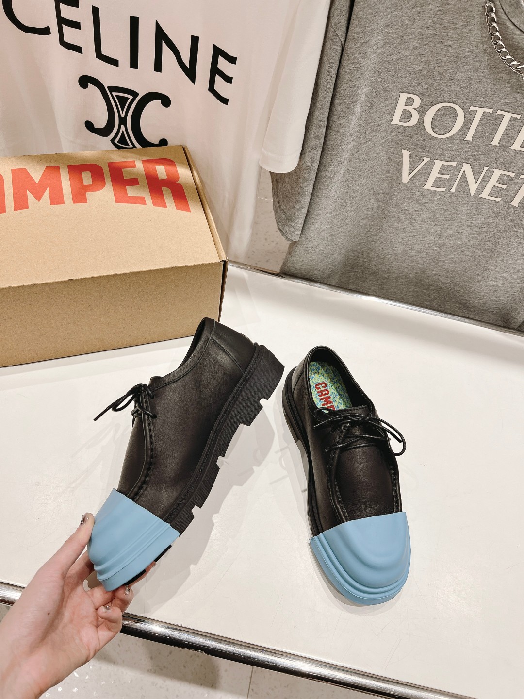 High-End Detachable Camper Shoes with Custom Features and Vibrant Colors - 图片 3