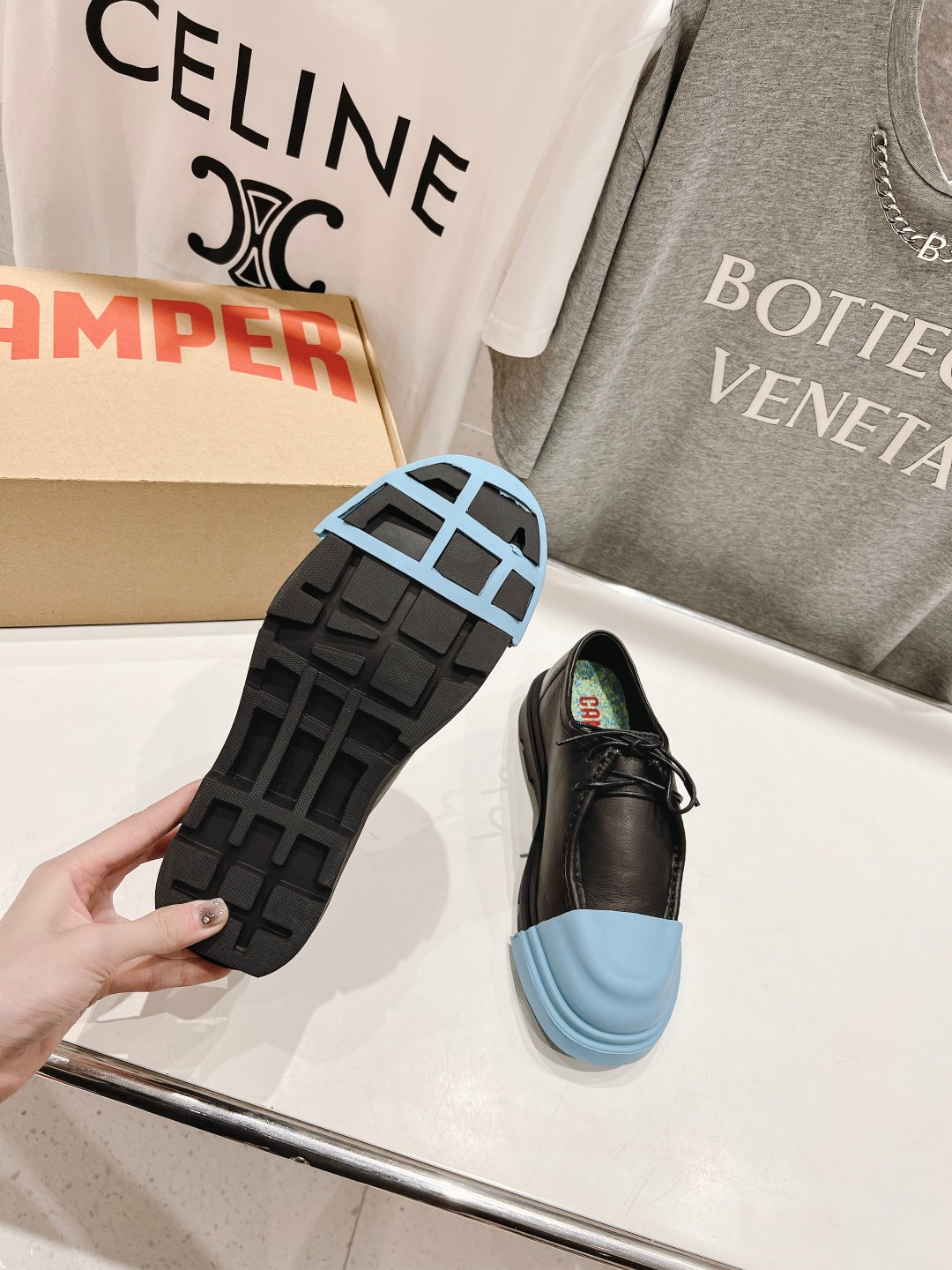 High-End Detachable Camper Shoes with Custom Features and Vibrant Colors - 图片 9