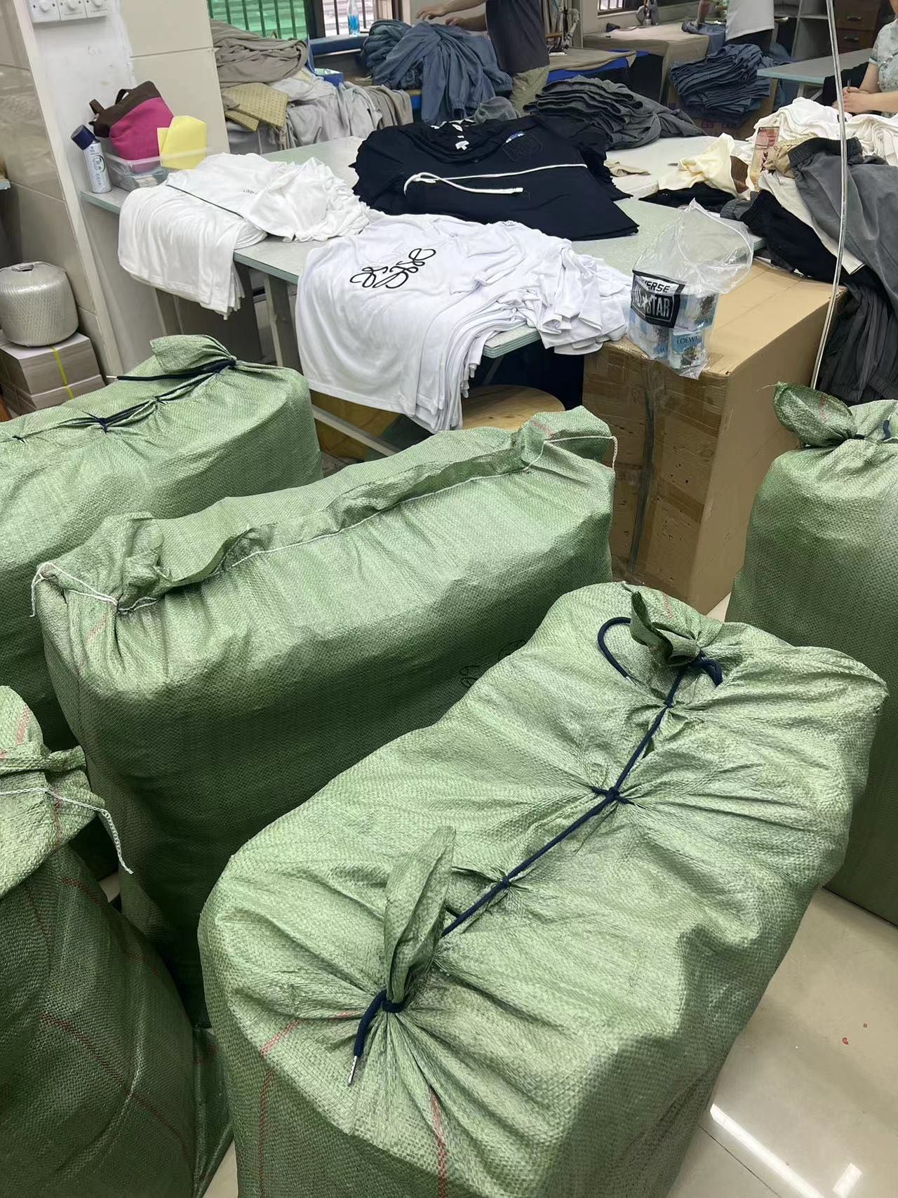 📎认准自主做货高品质档口 区别外面各种炒货 通货版本 大厂做工 全线对版对标 货稳 效率嘎嘎高
-欢迎二批 打包 外发 网红 直播客户来聊🉐
本店多工厂合作 效率发🈵 支持一件高效率代发
感谢各位老总的鼎立支持 合作共赢🎬
🉑代发
-再次感谢老板的支持与推货👋