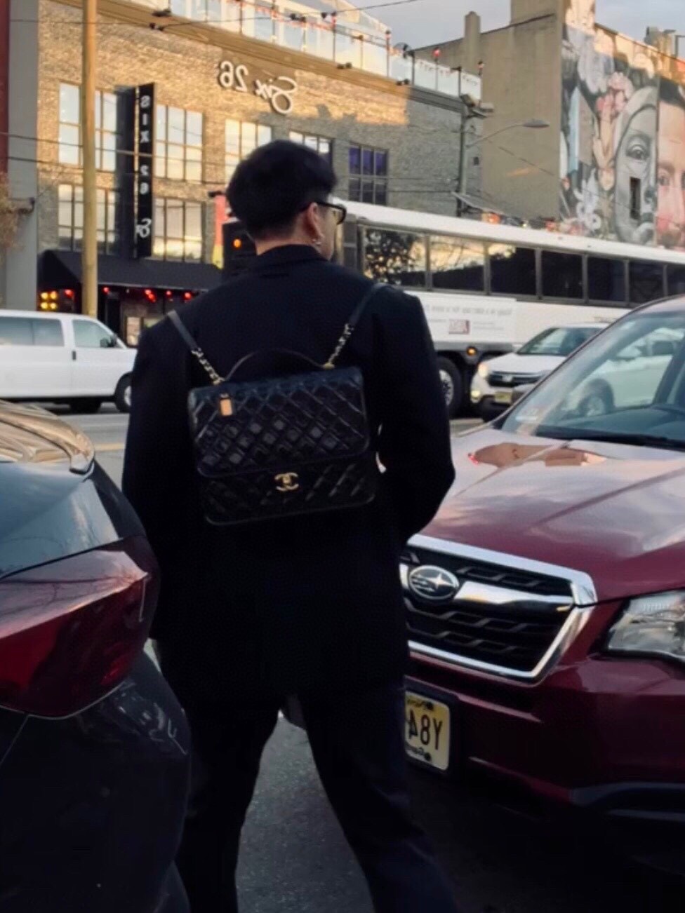 现货现货Ohanel22k黑金漆皮菱格双肩背包亮面漆皮材质颜值真的能打复古又时髦带来浓郁vintage风