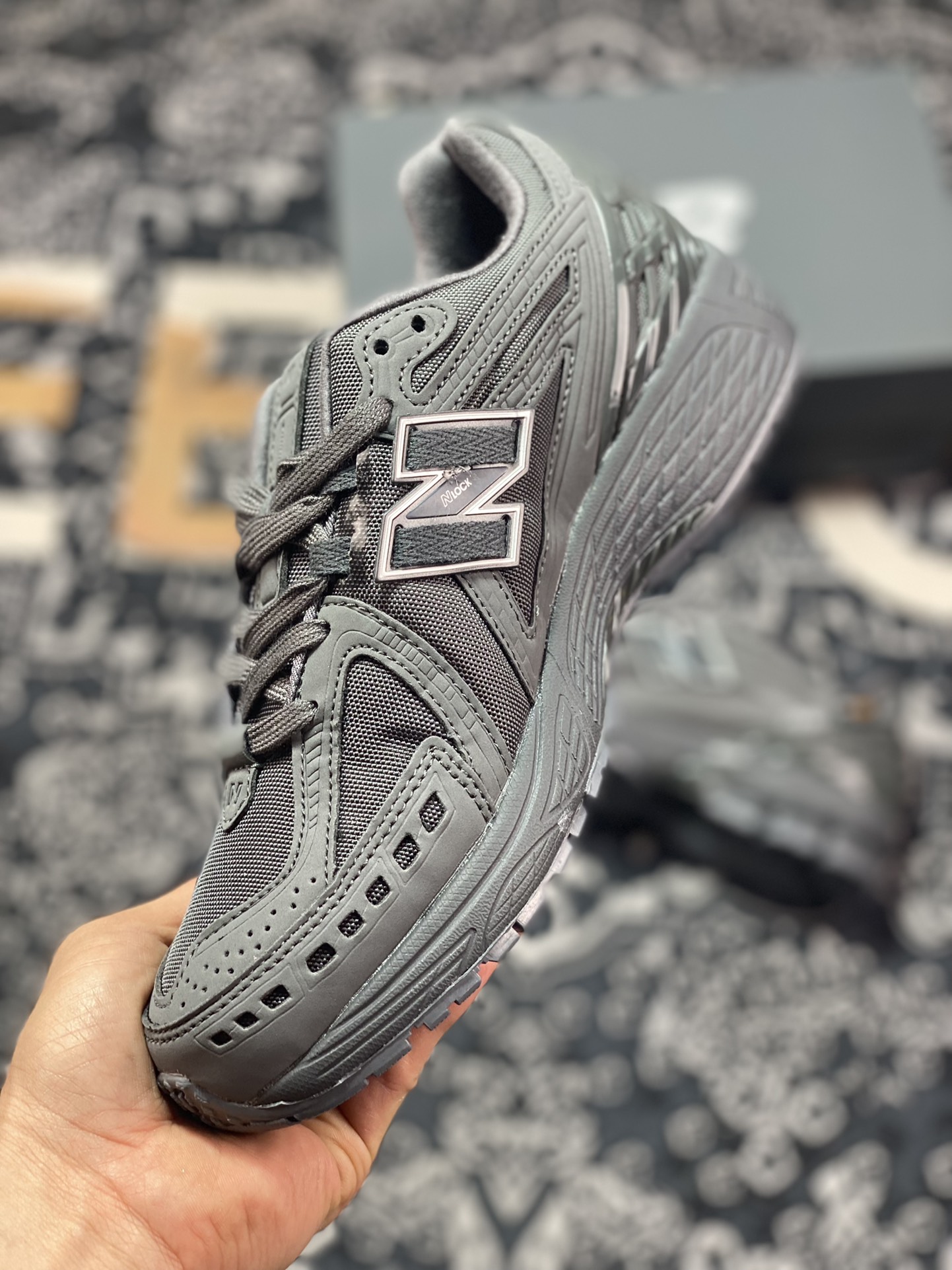 260 New Balance M1906R系列复古老爹风休闲运动慢跑鞋“网布碳灰”M1906RU