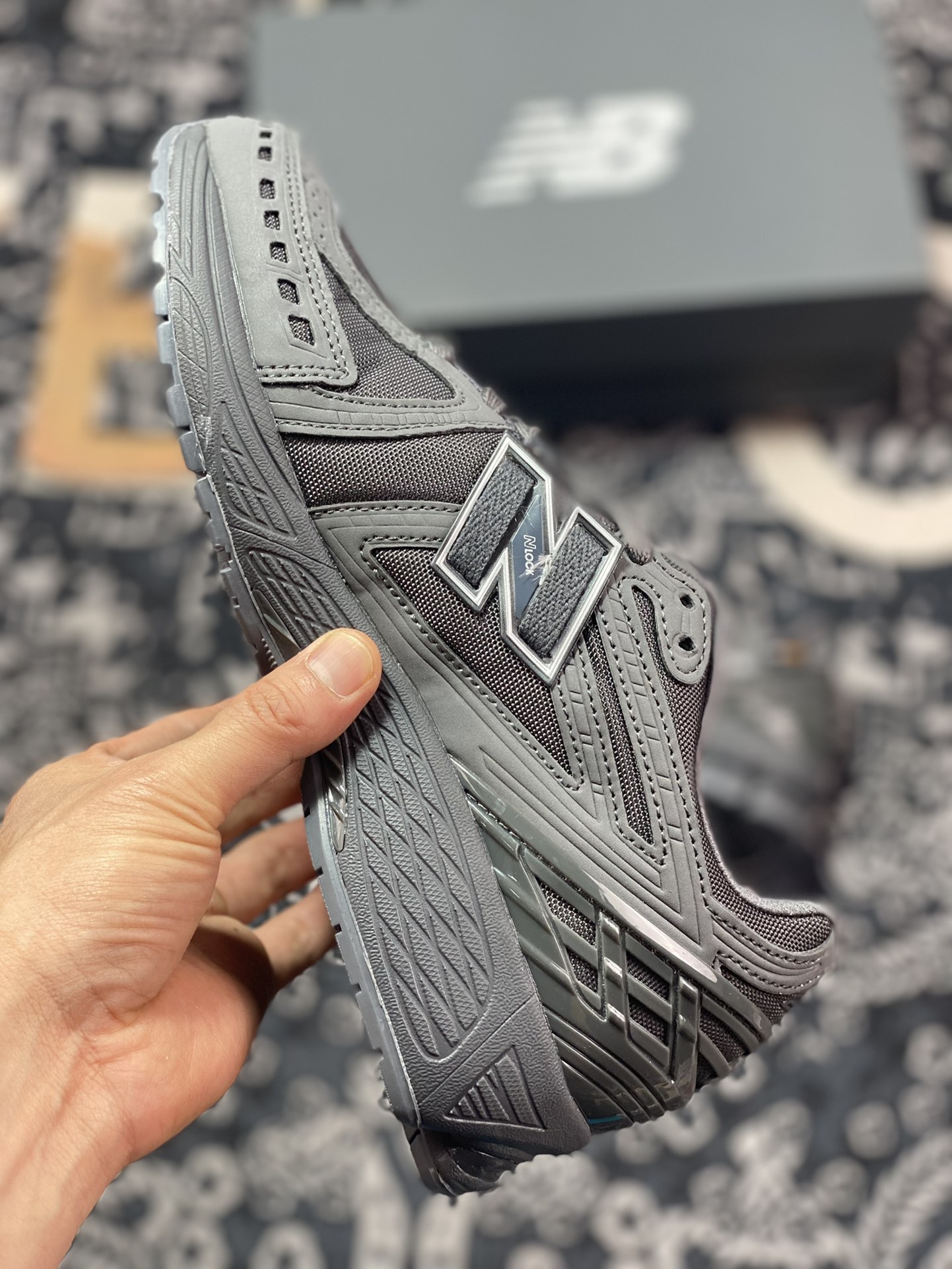 260 New Balance M1906R系列复古老爹风休闲运动慢跑鞋“网布碳灰”M1906RU