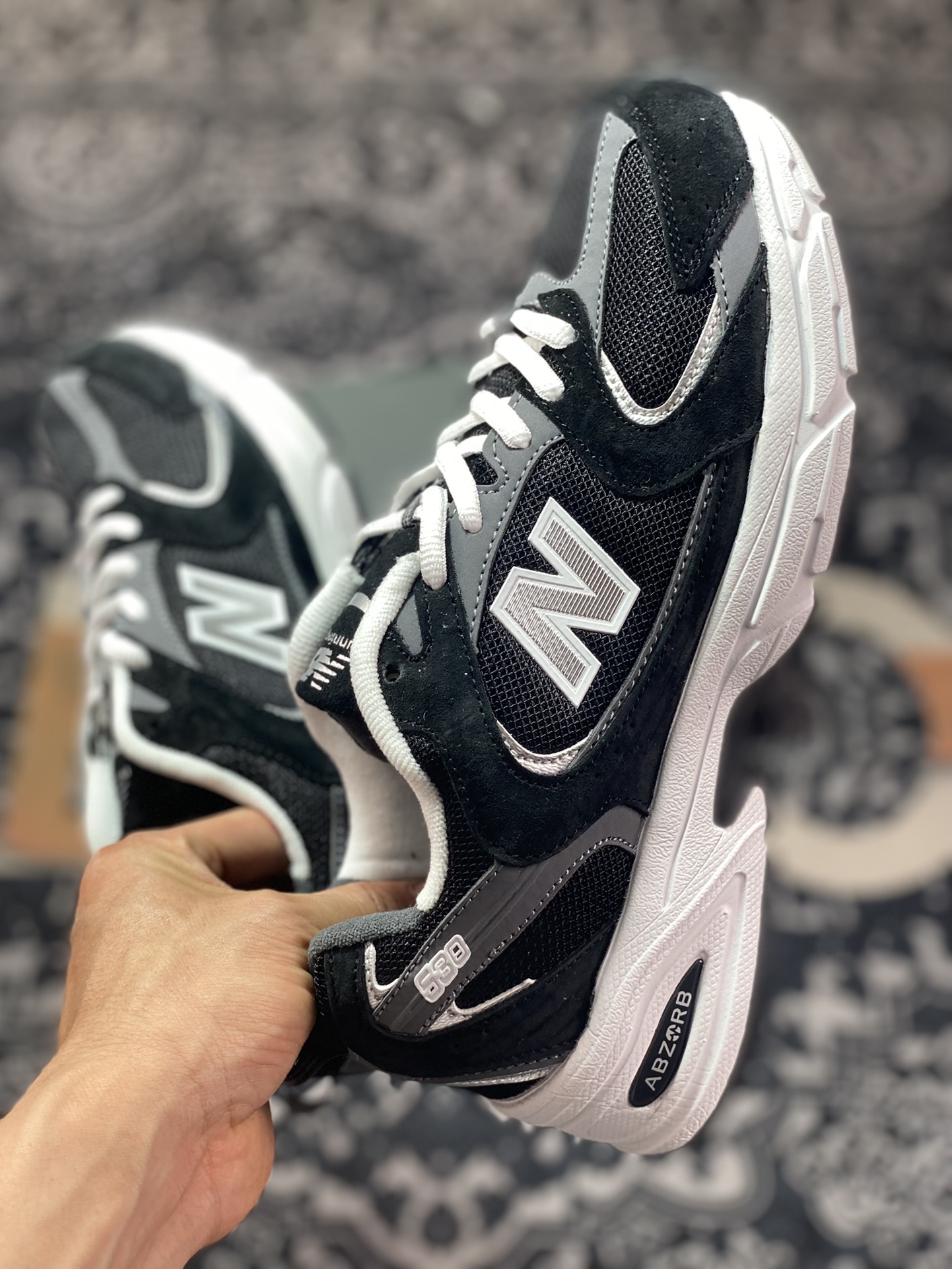 160 New Balance MR530系列复古老爹风网布跑步休闲运动鞋“黑灰白”MR530CC