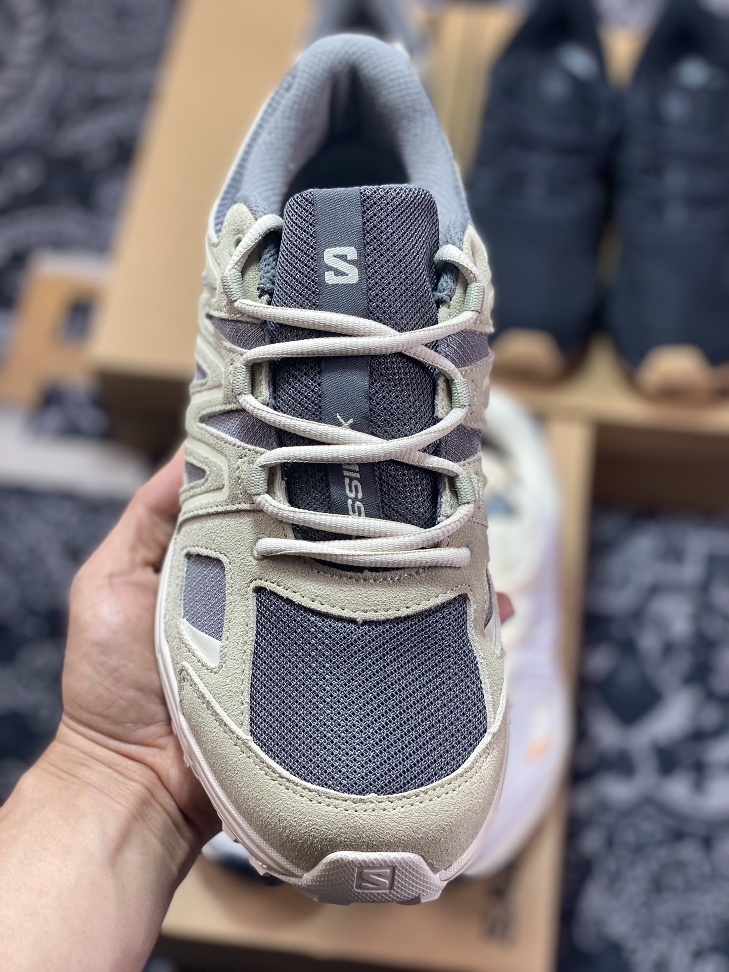 240 萨洛蒙/Salomon X-Mission 4 Suede”Pewter/Moss Gray/Moth”使命4代跑步鞋“杏色灰白”471378