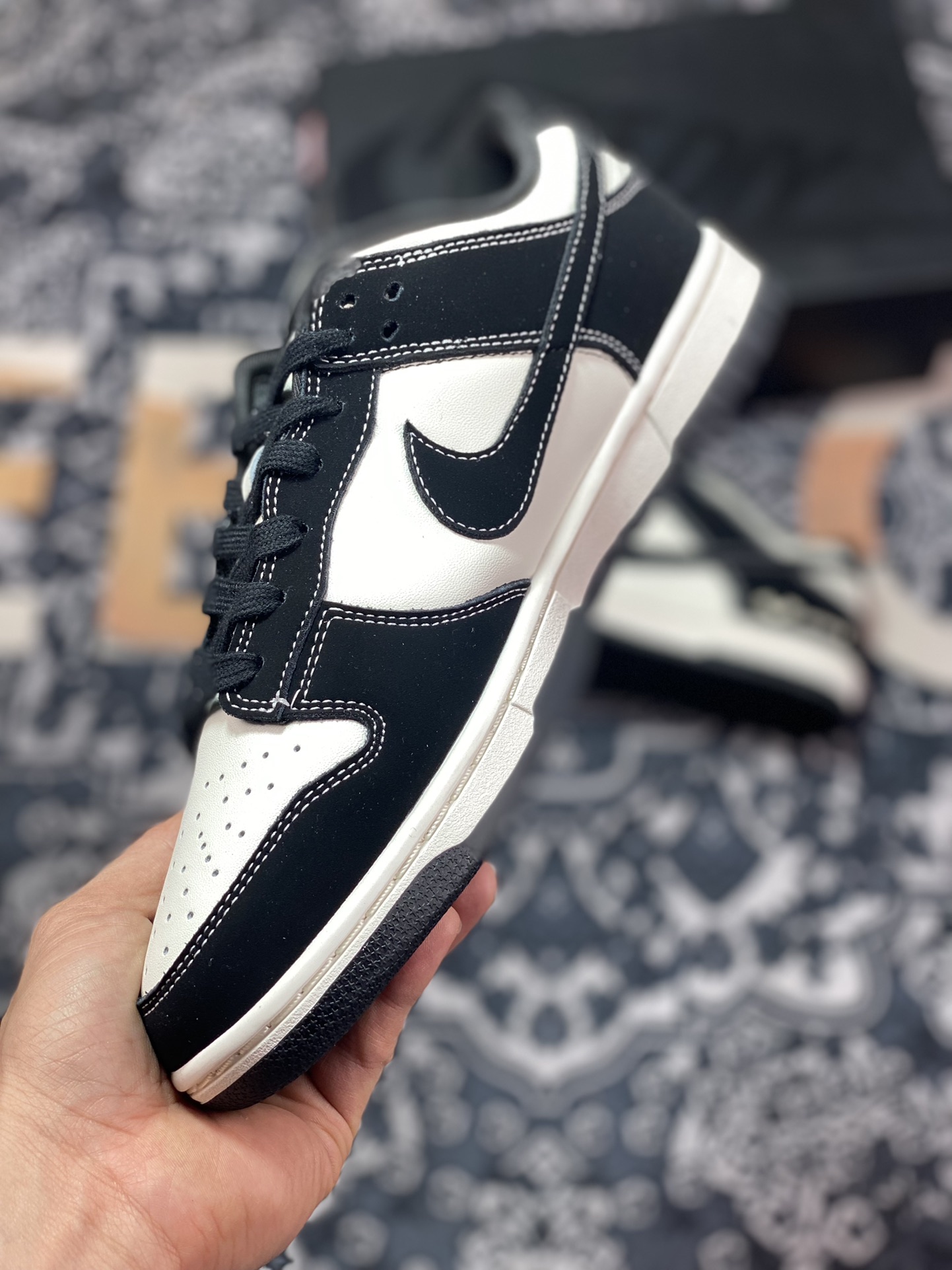 280 Carhartt WIP x Nike SB Dunk Low”Black/Beige/Bat”扣篮板鞋“皮革黑米白卡哈特”FC1688-300
