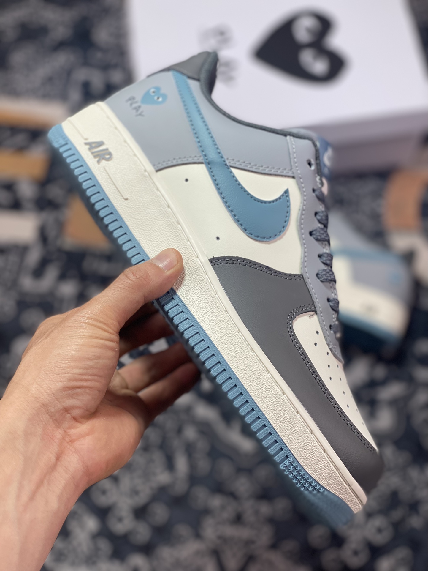 240 Comme des Garcons Play x Nike Air Force 1 '07 Low”CDG”空军一号板鞋“拼接深灰米白灰蓝CDG桃心”CJ0304-013