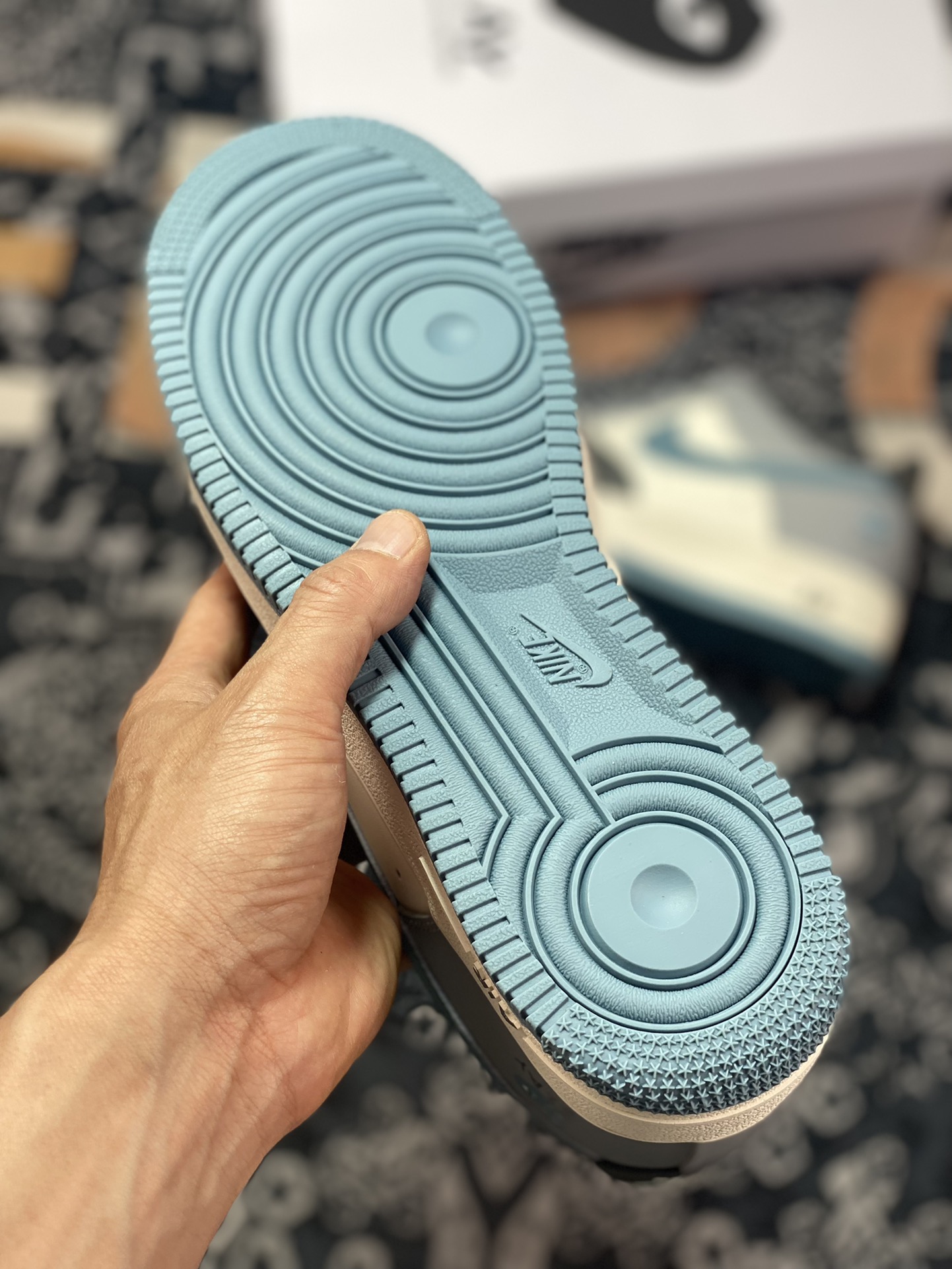 240 Comme des Garcons Play x Nike Air Force 1 '07 Low”CDG”空军一号板鞋“拼接深灰米白灰蓝CDG桃心”CJ0304-013