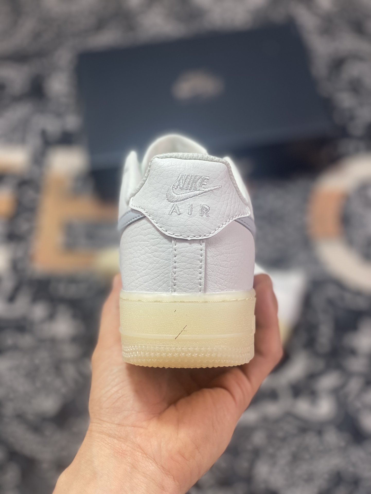 200 Nike Wmns Air Force 1′07 Low”White Pure Platinum”空军一号板鞋“皮革白灰五星冲孔做旧”FD0793-100