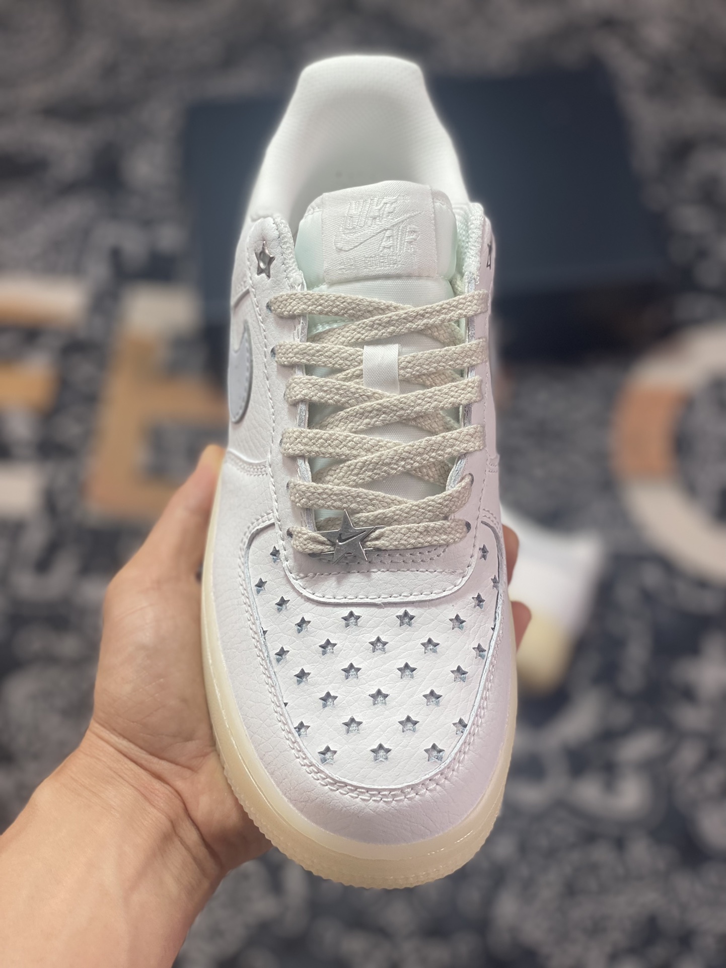 200 Nike Wmns Air Force 1′07 Low”White Pure Platinum”空军一号板鞋“皮革白灰五星冲孔做旧”FD0793-100
