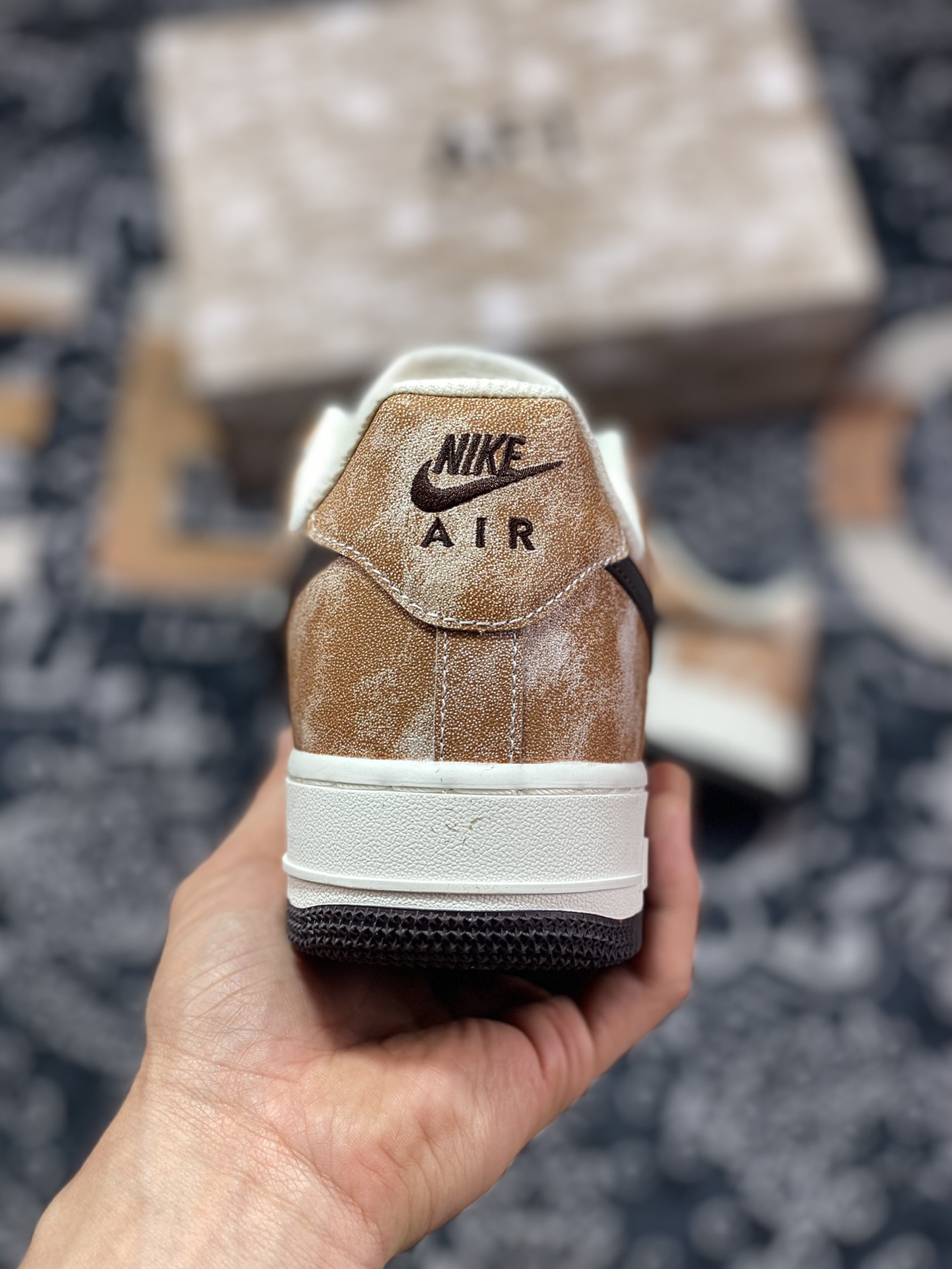 240 Nike By You Air Force 1'07 Low Retro SP空军一号低帮板鞋“皮革米白摩卡棕深褐”BX5815-536