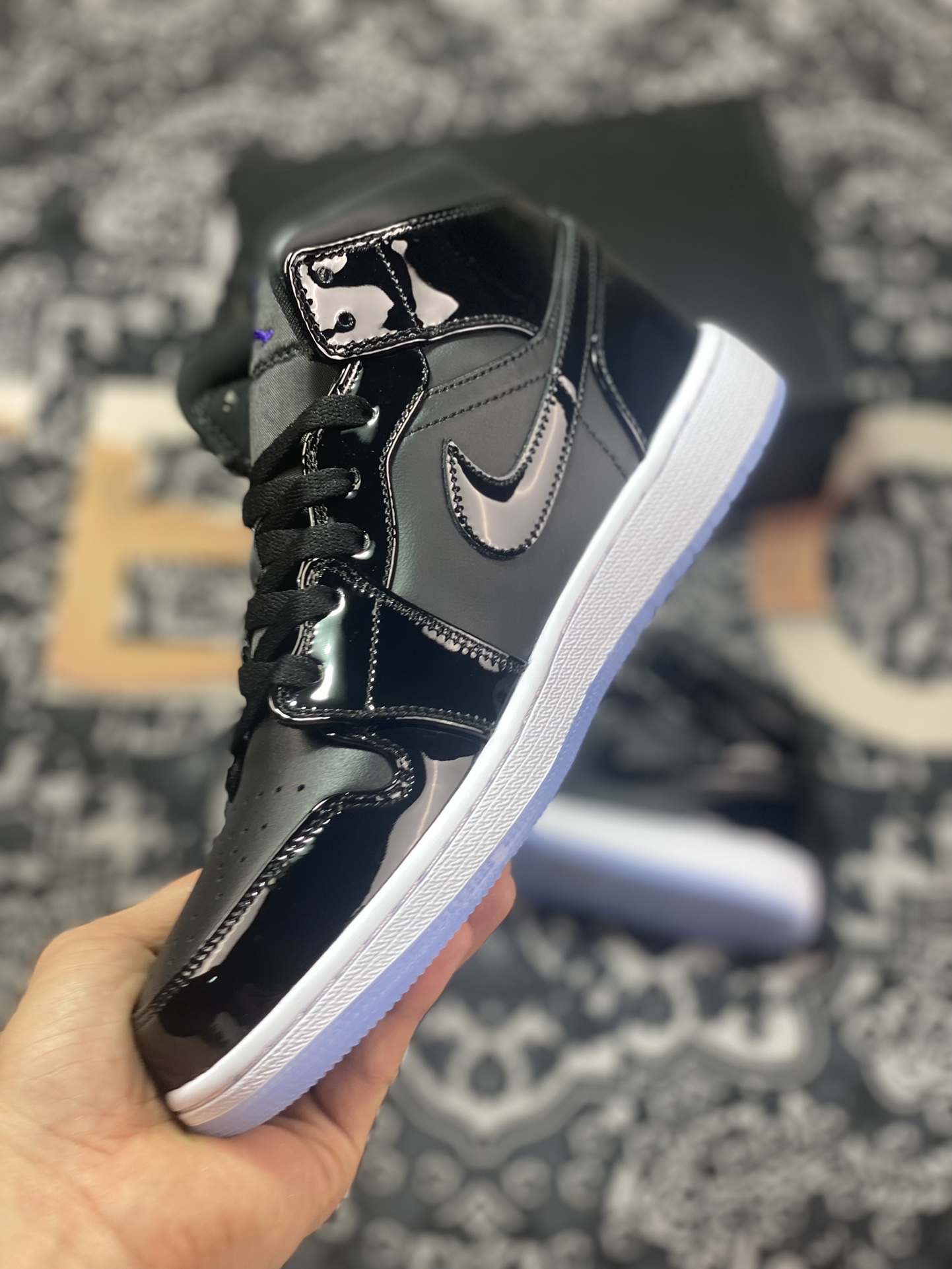 220 Air Jordan 1 Mid 漆皮拼接黑中帮系列  DV1308-004