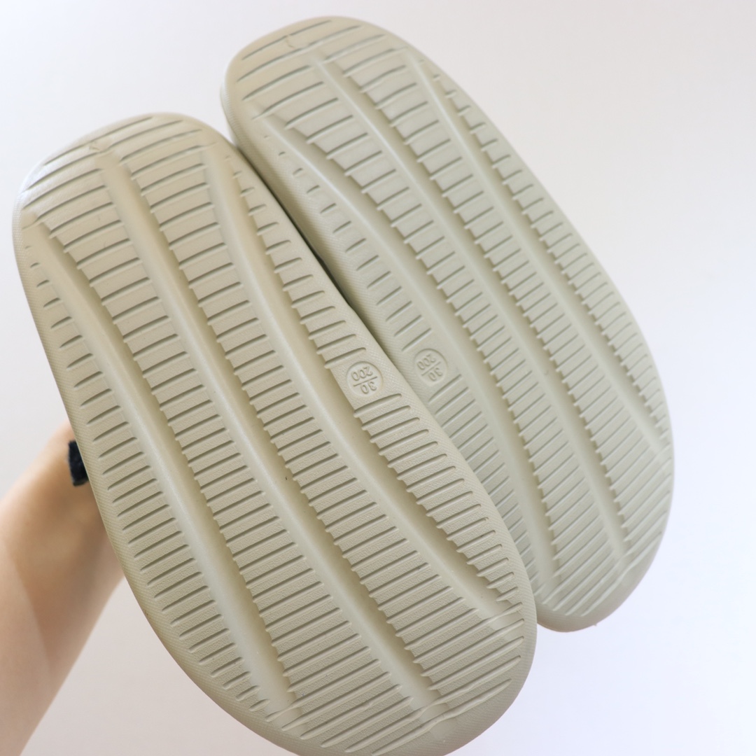 图片[9]-💘2023耐克包头魔术贴童鞋男女童官网夏款最新上市💝💲 🛵Nike 包头双车线车边三带休闲户外沙滩鞋凉鞋🚘 💖夏季韩版防滑防踢软底透气新概念户外潮鞋凉鞋🎈 🍒颜色：蓝色，绿色，红色 号码：26-35码-选品中心