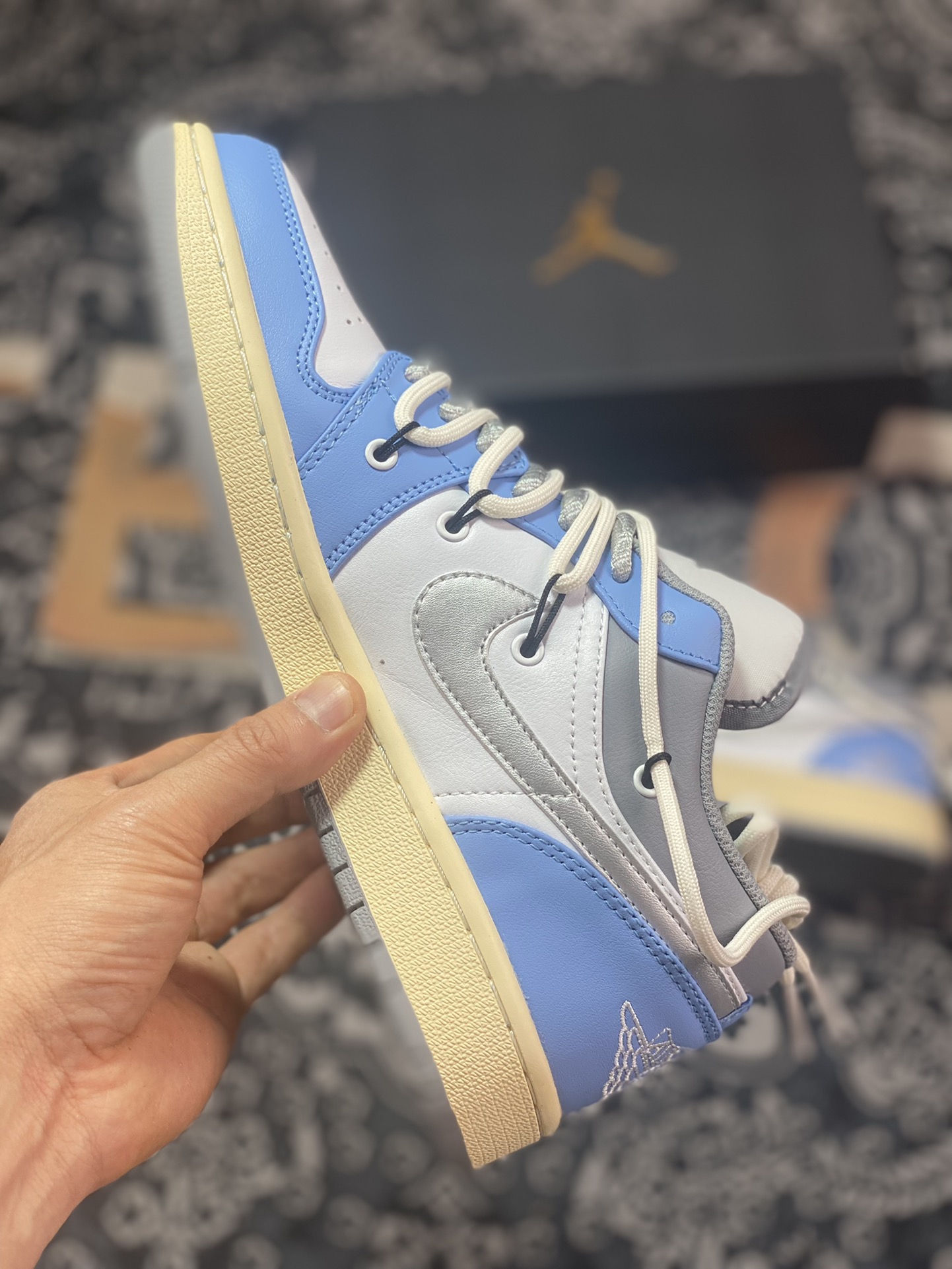 220 Air Jordan 1 Low 绑带白蓝银  553558-053