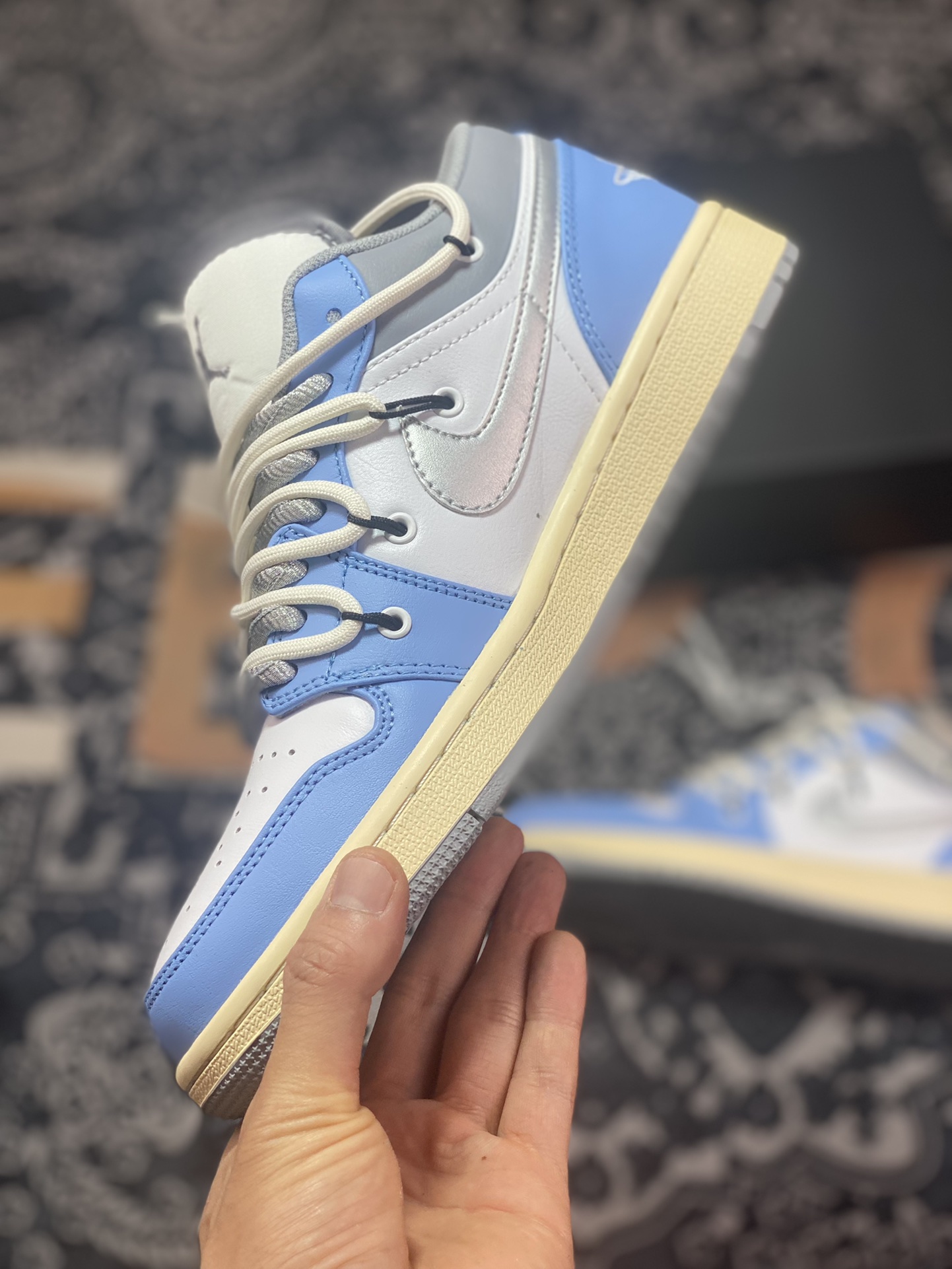 220 Air Jordan 1 Low 绑带白蓝银  553558-053