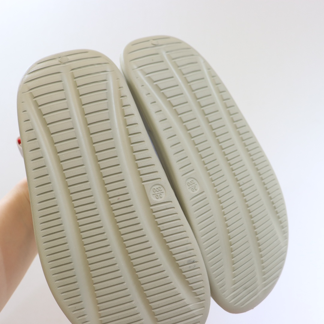 图片[9]-💘2023耐克包头魔术贴童鞋男女童官网夏款最新上市💝💲 🛵Nike 包头双车线车边三带休闲户外沙滩鞋凉鞋🚘 💖夏季韩版防滑防踢软底透气新概念户外潮鞋凉鞋🎈 🍒颜色：蓝色，绿色，红色 号码：26-35码-选品中心