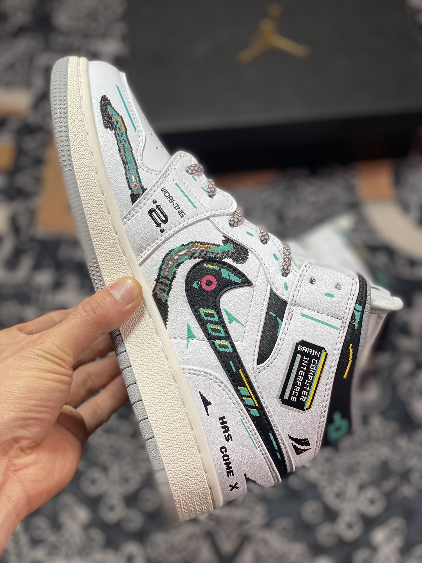 260  Air Jordan 1 Mid 定制机能电玩中帮系列  554724-135