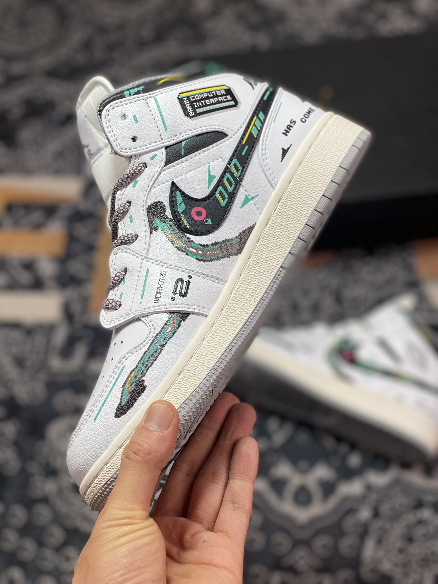 260  Air Jordan 1 Mid 定制机能电玩中帮系列  554724-135