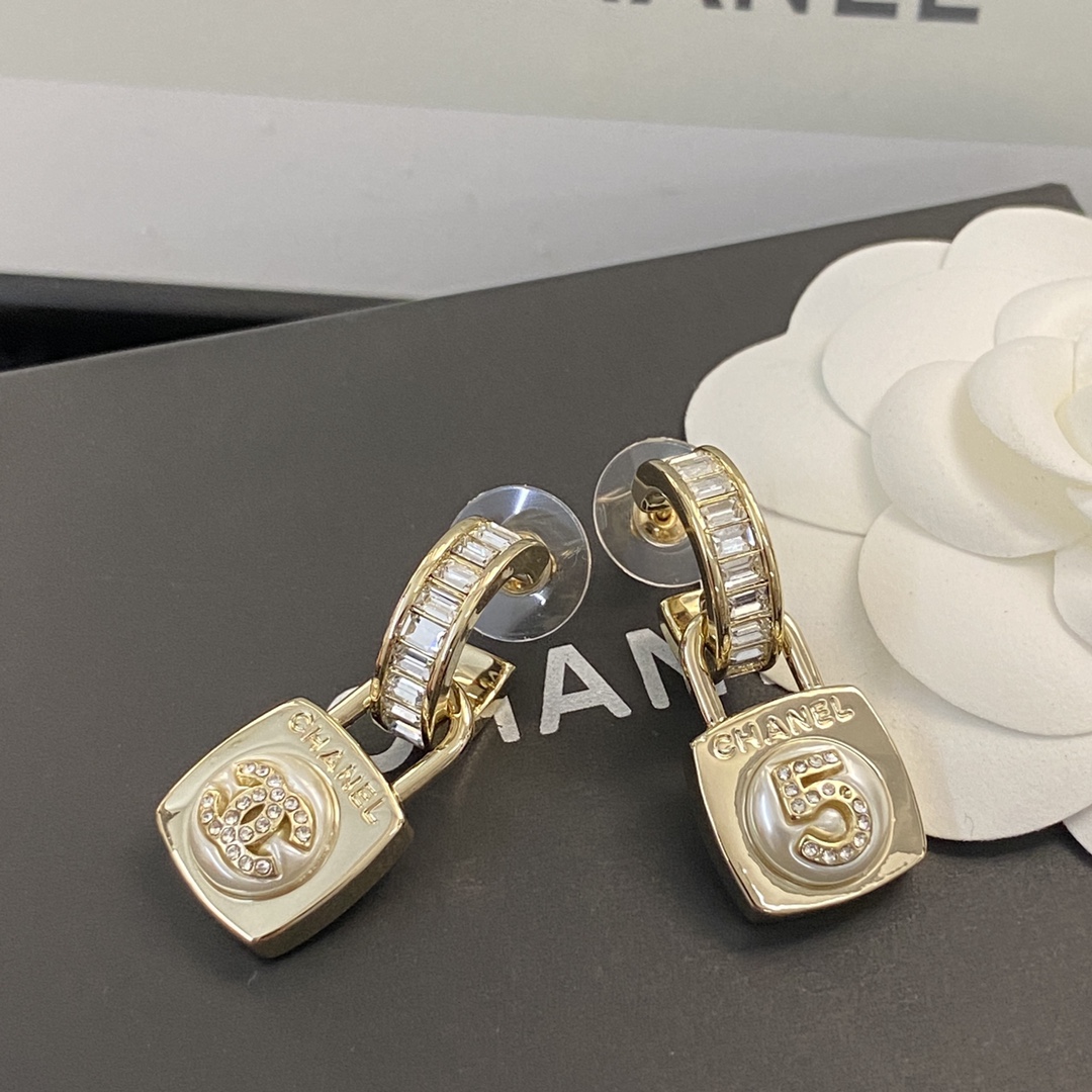 Chanel Nuevo
 Joyas Pendiente Collar Vintage