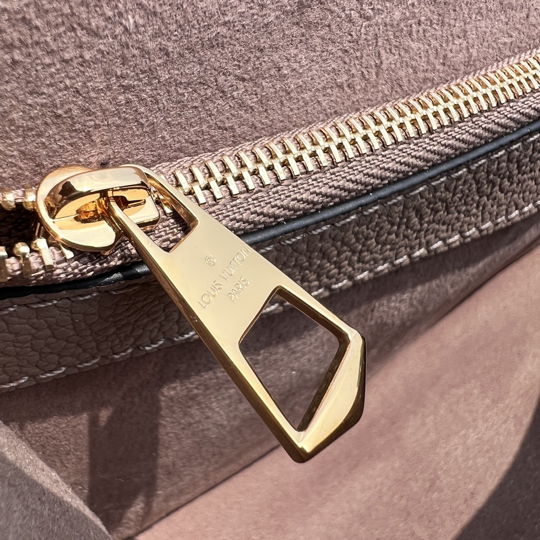 非市场普通货 进口皮料半钢五金 m46583尺寸:23×16×8.5cmLV海外渠道资源特供法棍包❗️本