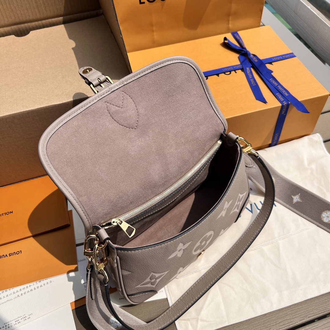 非市场普通货 进口皮料半钢五金 m46583尺寸:23×16×8.5cmLV海外渠道资源特供法棍包❗️本