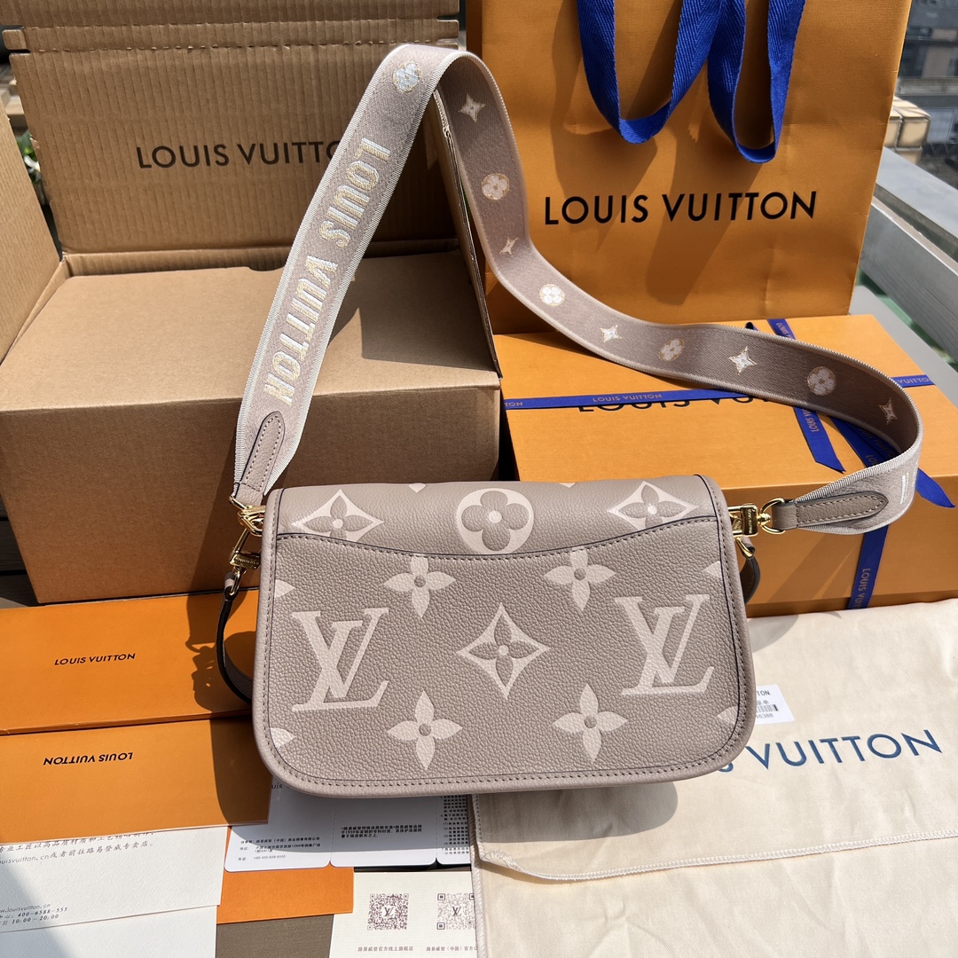 非市场普通货 进口皮料半钢五金 m46583尺寸:23×16×8.5cmLV海外渠道资源特供法棍包❗️本