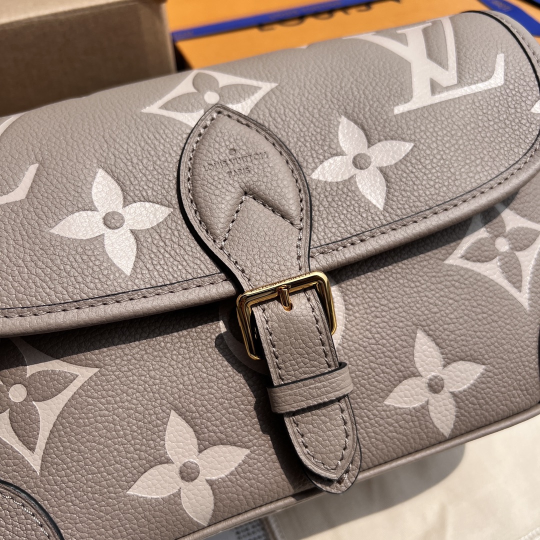 非市场普通货 进口皮料半钢五金 m46583尺寸:23×16×8.5cmLV海外渠道资源特供法棍包❗️本