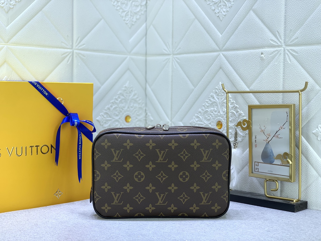 Qualità dello specchio
 Louis Vuitton 1: 1
 Pochette Borse per Cosmetici Monogram Eclipse Tela M43383